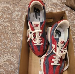 New Balance 327 shoes